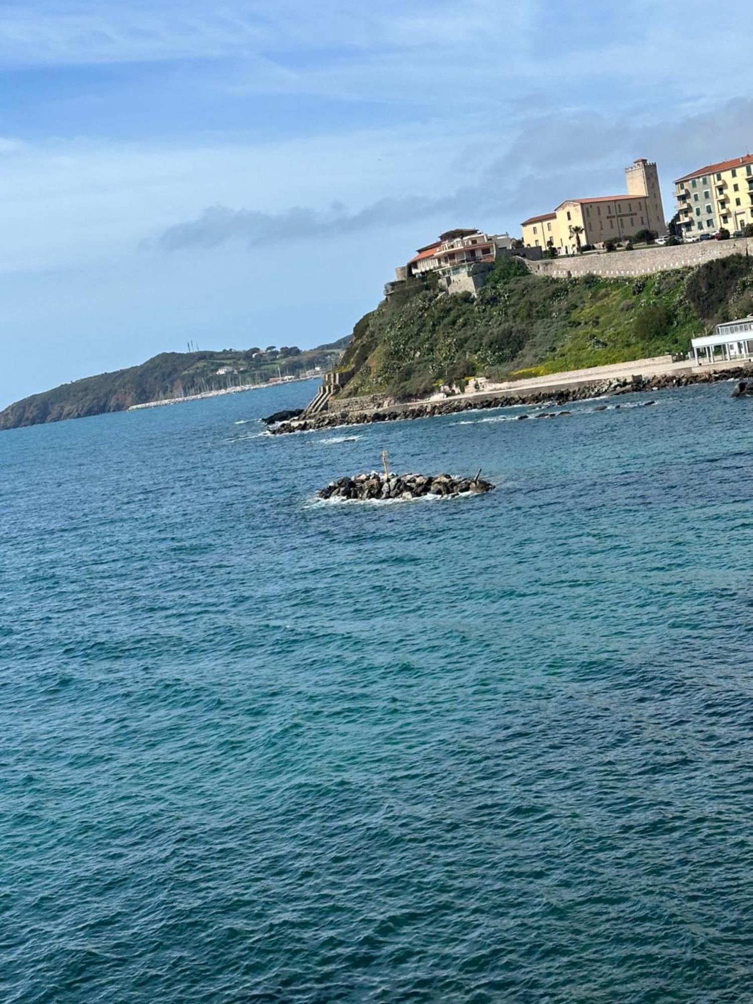 Appartamenti Tra Cielo E Mare Пьомбино Екстериор снимка